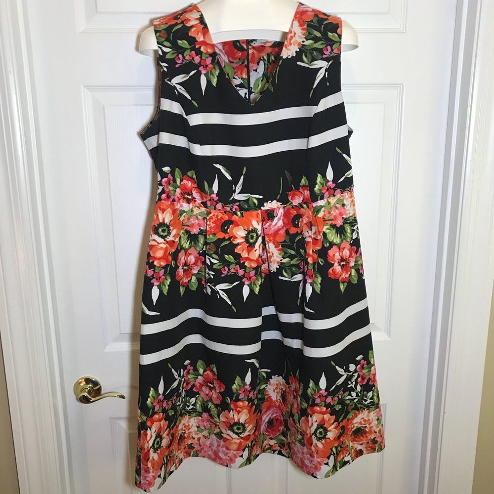 Shelby & Palmer Floral A Line Sleeveless Dress